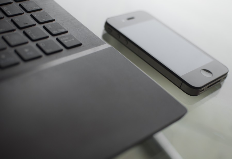 organizador, caderno, notas, escritório, escrivaninha, espaço de trabalho, local de trabalho, maçã, móvel, telefone, teclado, lápis, minimalista, mínimo, negócio, tecnologia, smartphone, preto, computador, caderno