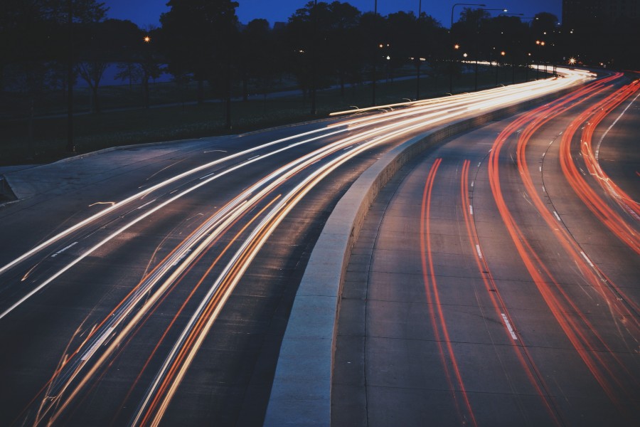 movimento, tráfego, noite, rota, rodovia, rodovia, luz, luzes, efeito de varredura, carros, veículos,
