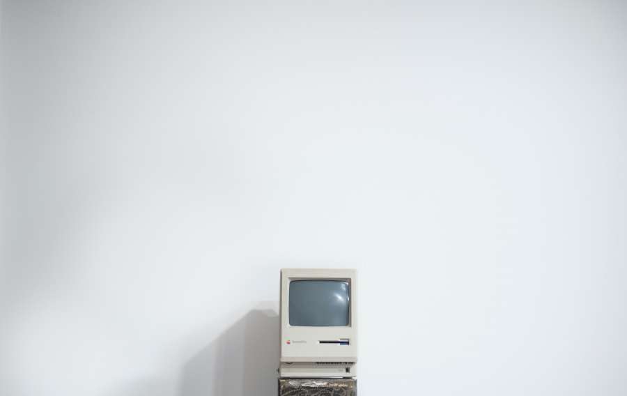 Computadora vintage, apple, computador, tecnologia, escritório, plano de fundo, área de trabalho, conceito, tela, monitor, branco, negócios, macintosh, design, mac, pro, trabalho, laptop, mesa, mesa, pc, internet, digital, criativo, espaço exibição, casa, moderno, área de trabalho, local de trabalho, antigo, comunicação, interior, teclado, maquete, retrô, café, em branco, informações, madeira, disquete, ninguém, objeto, madeira, cima, web, capa de chuva vintage
