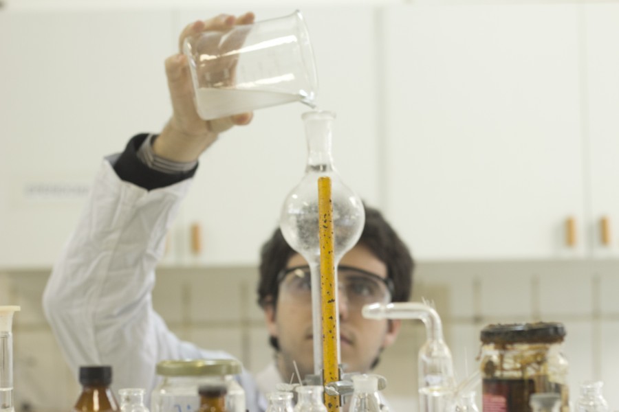 uma pessoa, pessoas, homem, tubo, teste, laboratório, ciência, química, medicina, interior, vacina, vacinas, antibiótico, saúde, estudante, química, tubos, teste, experimento,