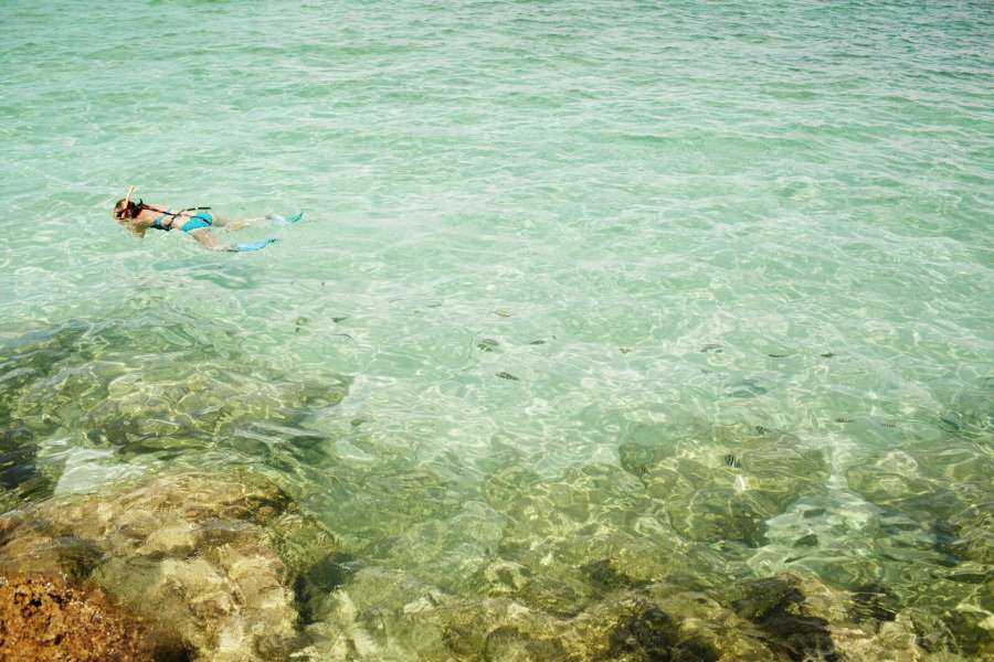 lagoa, tropical, azul, viagem, destino, verão, água, caraíbas, feriado, mar, oceano, exótico, turquesa, baía, ninguém, férias, natureza, praia, paisagem, paisagem, paraíso, céu, costa, idílico, ensolarado, panorâmico, profundo, ilha, transporte, tailândia, egeu, barco, iate, coral, corfu, grego, creta, feminino, turismo, cor, vela, extremo, turístico, luxo, grécia, europa, ilhas virgens britânicas, ao ar livre, tranquilo, costa, horizonte, areia, colorido, ilhas virgens, litoral, litoral, bvi, gorda virgem, perfeito, azul, palma, sol, paisagem marinha, bela, fuga, atol, ioniano, subaquático, claro, snorkel, estilo de vida, submarino, férias, méxico, rosto, egito, máscara, marinho, mulher, mergulhador, nadar, morena, lazer, mergulho, maldivas, peixe, óculos de proteção, dia, mergulho, mergulho com snorkel, recreação, vibrante, jovem, drone, europeu, aventura, paxos, veleiro, diversão, esporte, aéreo, vermelho, vista, incrível, recife
