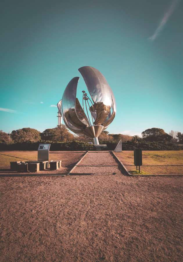 monumento, urbano, parque, turismo, arquitetura, cidade, buenos aires, flor, turismo, argentina, viagem, américa do sul, plano de fundo, bela, paisagem urbana, pano de fundo histórico, floralis generica, ao ar livre, ao ar livre, estilo de vida, recoleta, pontos de referência, ícone, cena urbana, metal, flor de aço, quadrado, melatica, pontos turísticos, marco, fotografia urbana, cultura argentina

