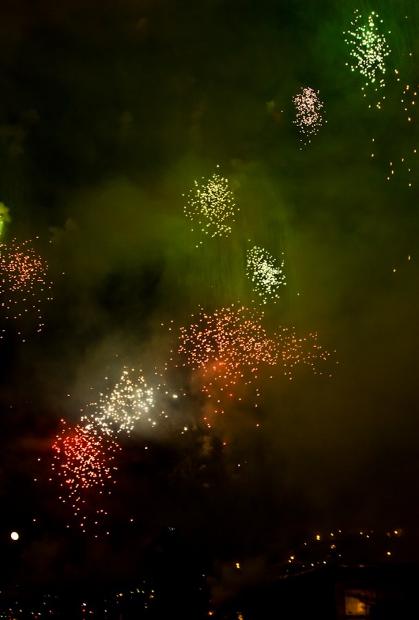 fogo, fogos de artifício, celebração, comemorar, celebração, noite, cor, cores, celebração, início, feliz ano novo, feliz ano novo, ano novo, feliz 2017, 2017