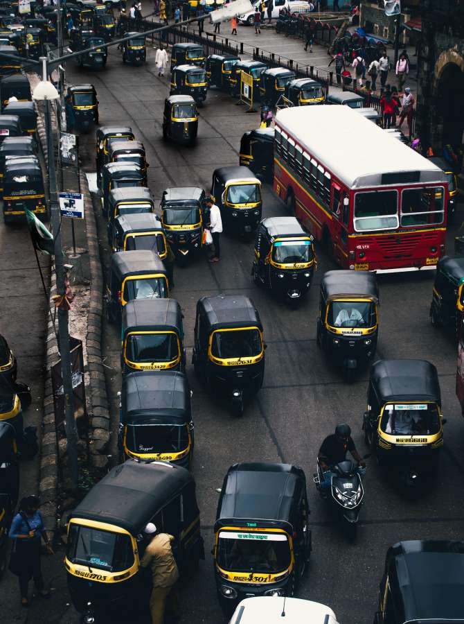 mumbai, tráfego, índia, rua, estrada, cidade, ásia, urbano, viagem, transporte, luz, indiano, carro, arquitetura, plano de fundo, negócios, vista, transporte, edifício, maharashtra, paisagem urbana, táxi, centro da cidade, bombaim, colorido, noite, noite, automóvel, cena, céu, moderno, linha do horizonte, metrópole, pessoas, loja, muitos, loja, cidade, movimento, automático, ocupado, turismo, torre, papel, paisagem, ponto de referência
