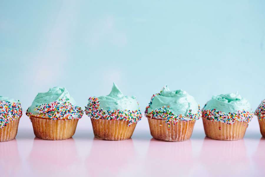 Cupcakes Cupcakes, refeições, sobremesa, linha, muitos, pastelaria, sabor, doce, azul claro, grana, bolos,