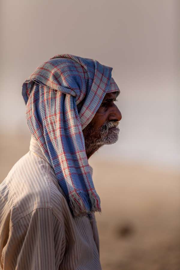 homem, velho, retrato, muçulmano, rosto, cultura, pessoas, sênior, pessoa, islã, árabe, árabe, idoso, idoso, masculino, adulto, barba, tradição, étnica, médio, religião, feliz, cabeça, branco, tradicional, ramadan, asiático, plano de fundo, aposentadoria, anos 70, avô, sorriso, religioso, oriental, índia, islâmico, ásia, idade, closeup, roupas, bom, indiano, estilo de vida, sério, um, bigode, inteligente, aposentado, cabelo, golfo