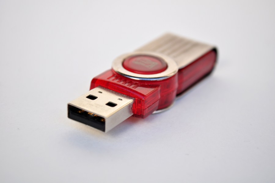 Fundo branco, estúdio tiro, cortar, um objeto, pendrive, usb, dispositivo, tecnologia, compensação externa,
