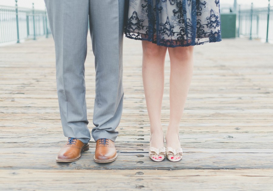 duas pessoas, casal, homem, mulher, vista frontal, elegante, vestido, sapatos, fora, conceito, parte do corpo, perna, pernas, amor