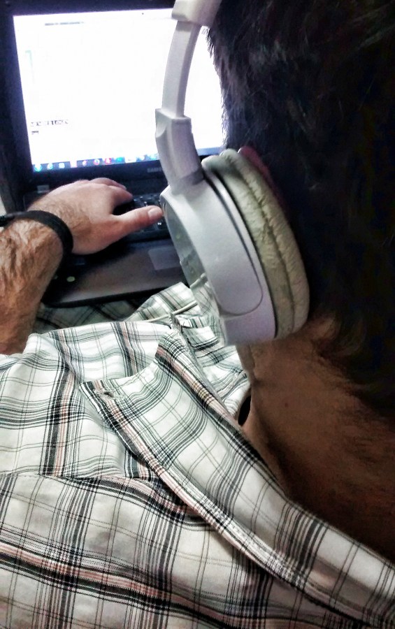 música, música, música, branco, branco, cano, luz, preto, preto, escuro, moderno, moderno, moderna, plano de fundo, formação, fundo, isolado, isolado isolado, isolado, horreo, incomunicicado, solto, top view, ouvir, ouvir, ou, estreito, âncora, olhar, ruído, som, sinus, são, som, sonda, sonda, sonda, som, som, som, cabo, cabo, cabo, gadget, bainha, maleável, plástico, plástico, earbud, tecnologias, tecnologia, armamento, dispositivo, equipamento, equipamento, equipamento, fone de ouvido, entretenimento, movendo-se, móvel, áudio, áudio, áudio, fone, capacidade, fluir, dispositivo, dispositivo, mecanismo, eletrônico, relaxamento
