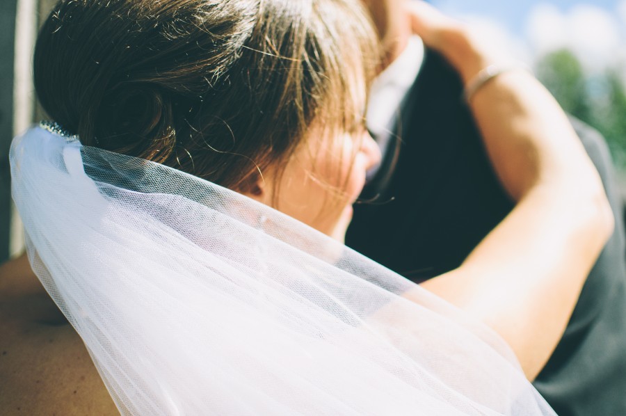 casamento, amor, casal, casamento, noiva, véu, branco, pano, sorriso, alegria, celebração, celebração, noiva e noivo, casal,