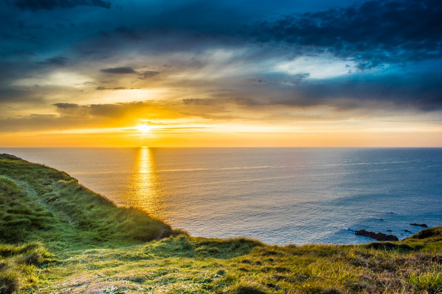 penhasco, falésias, cornualha, extremo, europa, grama, verde, paisagem, montanha, foto, fotografia, rochas, mar, céu, verão, viagem, reino unido, reino unido, nuvens, pôr do sol, pôr do sol piso