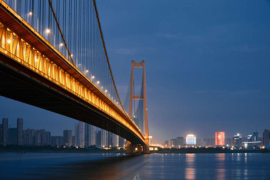paisagem urbana, cidade, noite, manhattan, arquitetura, nyc, eua, horizonte, ponte, centro da cidade, nova iorque, brooklyn, urbano, viagem, américa, rio, metropolitano, iluminado, iorque, metrópole, ponte de brooklyn, escuro, negócios, luz, novo, arranha-céus, edifício, vista, iluminado, distrito, ponto de referência, edifícios, famosos, água, céu, aéreo, viajando, anoitecer, veículos, leste, ny, tráfego, financeiro, condução, panorâmico