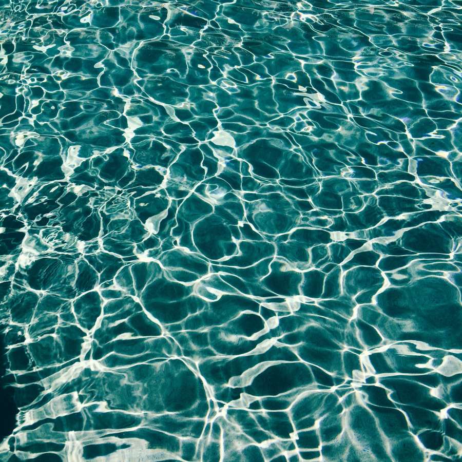 Água, piscina, papel de parede, papéis de parede de praia, fundo de praia, reflexão, água da piscina, reflexão, padrão, água-marinha, azul, geometria, 4k papel de parede, wallpaper HD