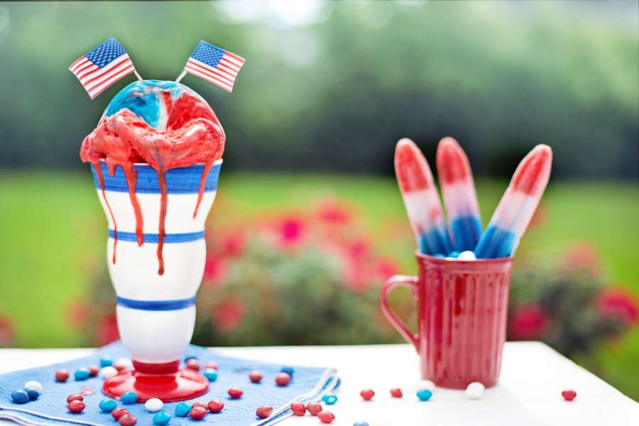 americana, independência, eua, dia, américa, feriado, julho, celebração, feliz, nacional, bandeira, unido, liberdade, azul, plano de fundo, vermelho, patriótico, quarto, 4, patriotismo, saudação, design, 4 de julho, evento, branco, estados, estados unidos, dia da independência, país, comemorar, história, nação, 4, quarto de julho, liberdade, 4 de julho, 4 de julho, 4 de julho plano de fundo, bandeira dos EUA, bandeira dos estados unidos, sorvete, comida, doce , sobremesa,