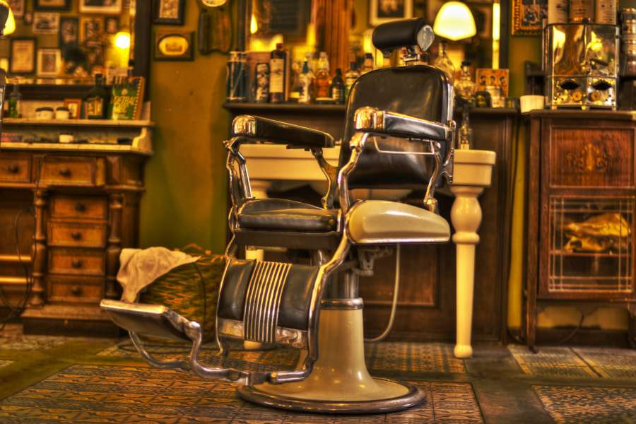 retrô, cadeira, vintage, barbeiro, barbearia, loja, antigo, cabeleireiro, clássico, salão, estilo, moda, antiguidade, cabelo, negócios, corte de cabelo, equipamento, beleza, design, interior, plano de fundo, corte, estúdio, navalha, homem, profissional, objeto, moderno, vetorial, barba, móveis, elegante, cabeleireiro, assento, aliciamento, tesoura, cuidados, metal, penteado, cavalheiro, bigode, isolado, ícone, moderno, couro, bonito, moderno, sinal, vazio
