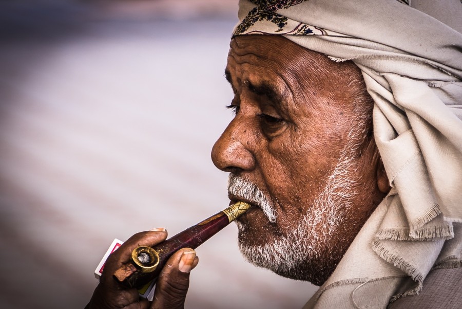 homem, adulto, rosto, oriental, árabe, hindu, islam, idosos, sênior, retrato, cachimbo, fumando, fumando,