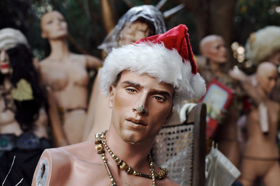 Manequim, moda, beleza, homem, estranho, conceito, moda, desfile, natal, chapéu, quebrado, vitral,