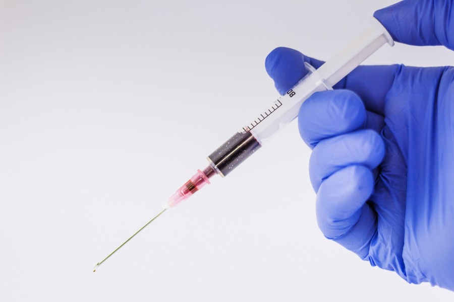 sangue, ciência, medicina, análise, agulha, seringa, extração, mãos, luva, látex, conceito, close-up,