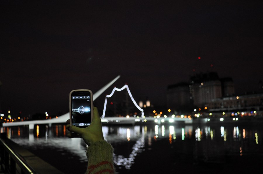 Puente de la Mujer, Buenos Aires, Argentina, noite, noite, monumento, Puerto Madero, uma mulher, telefone, celular, telefone móvel,