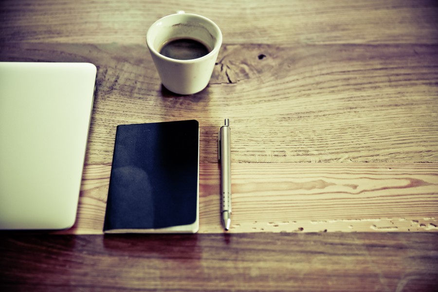 marcador, secretária, café, taça, agenda,
