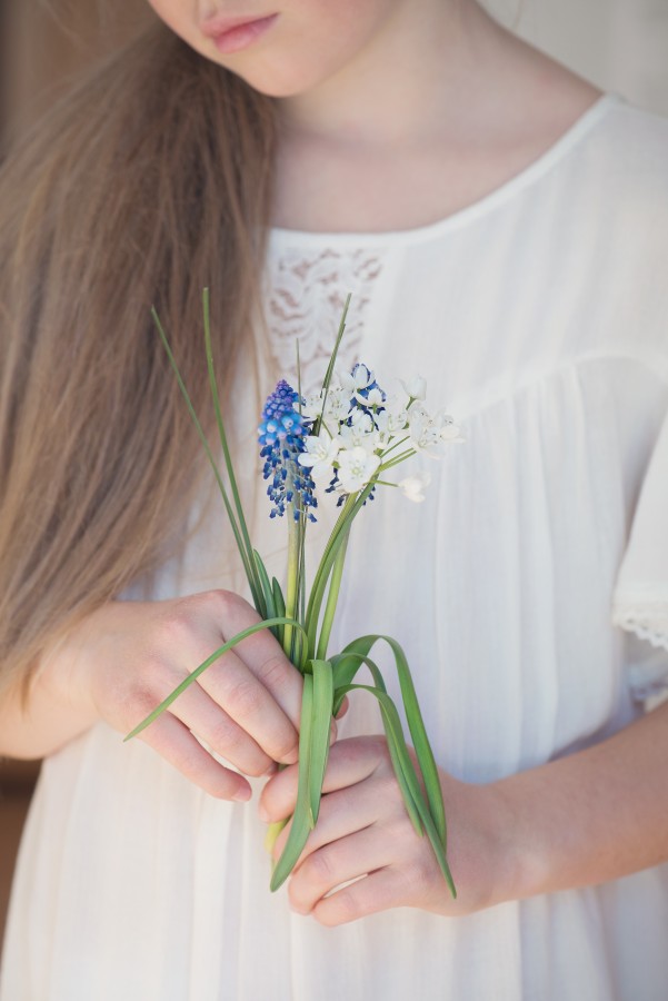 menina, uma pessoa, pessoas, vestido, flor, natureza, desejo, buquê, flor, flores, cara, 10 anos de idade,