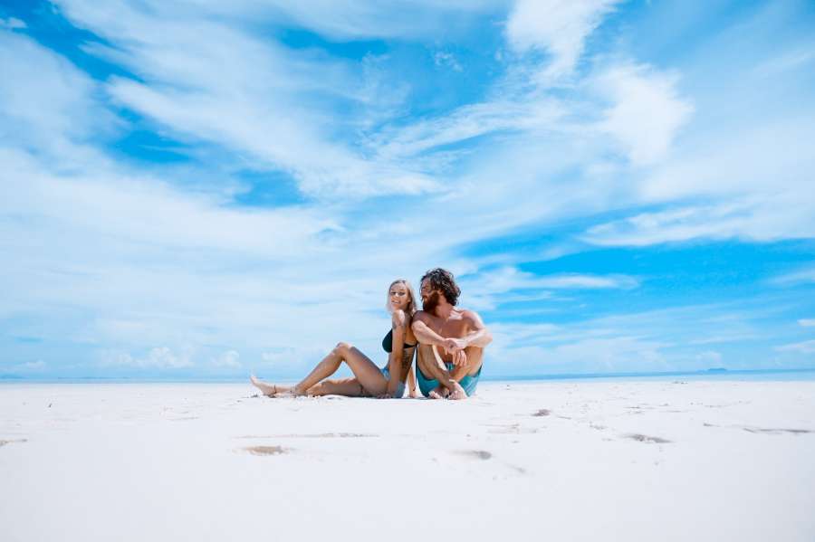 casal, amor, férias, viagens, tropical, areia, praia, branco, duas pessoas, dia, fora, caribe, verão, calor, jovem, relaxar, tranquilidade, descanso,