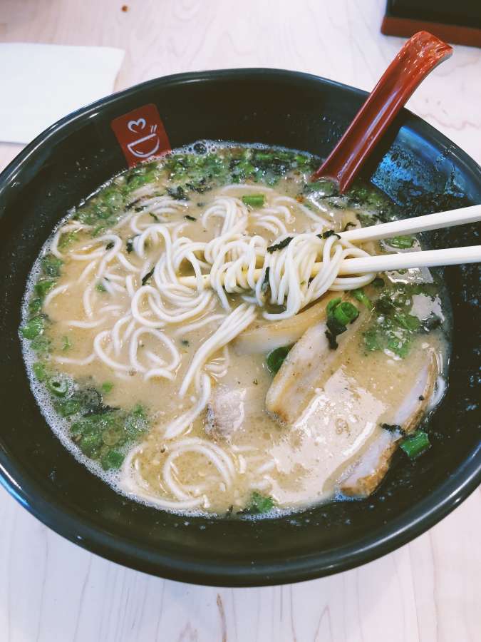 comida, sopa, cozinhar, asiático, japonês, ramen, refeição, culinária, macarrão, tigela, almoço, delicioso, chinês, tradicional, plano de fundo, prato, Japão, jantar, Ásia, quente, saudável, gourmet, ovo, carne, pauzinhos, porco, macarrão, cebola, saboroso, fresco, soja, branco, missô, vegetal, caldo, udon, molho, comer, restaurante, cozido, comer, vegetais, menu, cultura, isolado, verde, pauzinho, frango, ingrediente, picante