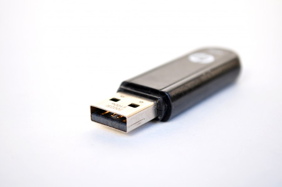 Fundo branco, estúdio tiro, cortar, um objeto, pendrive, usb, dispositivo, tecnologia, compensação externa,