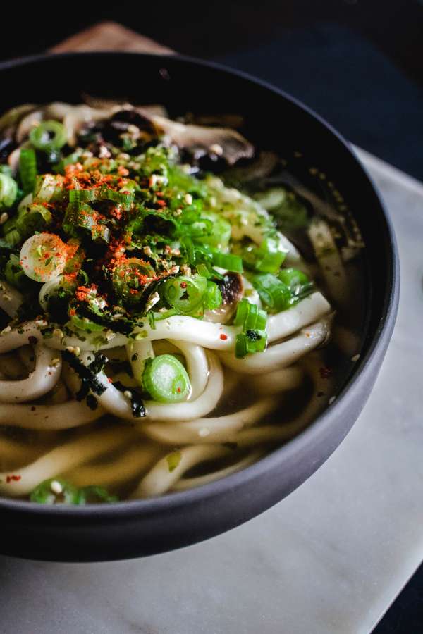 comida, sopa, cozinhar, asiático, japonês, ramen, refeição, culinária, macarrão, tigela, almoço, delicioso, chinês, tradicional, plano de fundo, prato, Japão, jantar, Ásia, quente, saudável, gourmet, ovo, carne, pauzinhos, porco, macarrão, cebola, saboroso, fresco, soja, branco, missô, vegetal, caldo, udon, molho, comer, restaurante, cozido, comer, vegetais, menu, cultura, isolado, verde, pauzinho, frango, ingrediente, picante