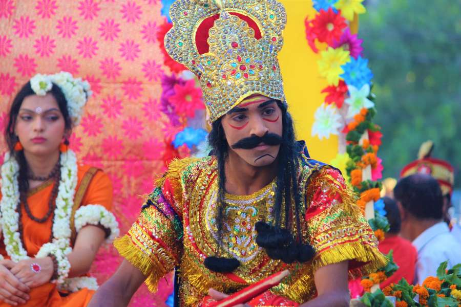 rama, religião, tradicional, celebração, feriado, ramnavami, ramayana, navami, festival, deus, navratri, senhor, sagrado, hindu, indiano, religioso, culto, ilustração, hinduísmo, plano de fundo, Índia, dussehra, carneiro, feliz, arco, rei, tradição, cultura, editável, guerreiro, cultural, navmi, ramanavami, ramayan, vetor, seta, dharma, mitológico, espiritual, ravana, banner, ram navami, poderoso, histórico, imortal, felicidade, convite, cartaz, shri, divindade