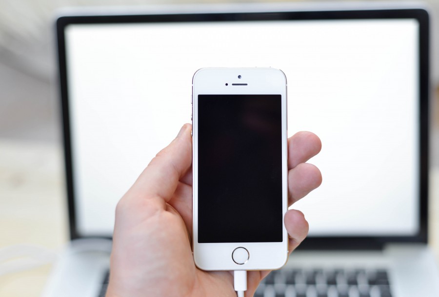 Branco, maçã, negócio, telefone celular, conectar, mãos, iphone, iphone 5, teclado, laptop, mac, celular, telefone, tela, prata, tecnologia,