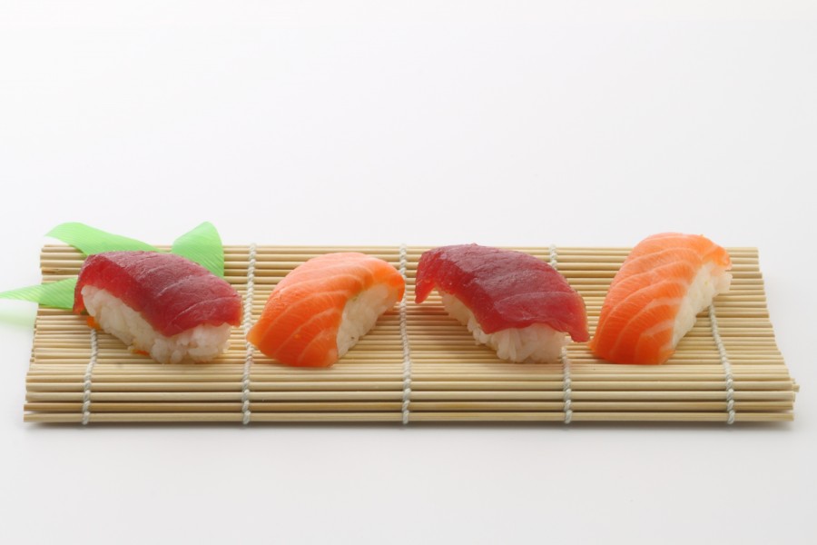 rolo, filadélfia, salmão, mar, comida, nori, popular, refeição, delicadeza, gostoso, eu sou, gengibre, abacate, grama, alga marinha, sushi, tradicional, ásia, jantar, saboroso, algas marinhas, wasabi, sashimi, arroz, madeira, maki, pauzinho, placa, japonês, americano, frutos do mar
