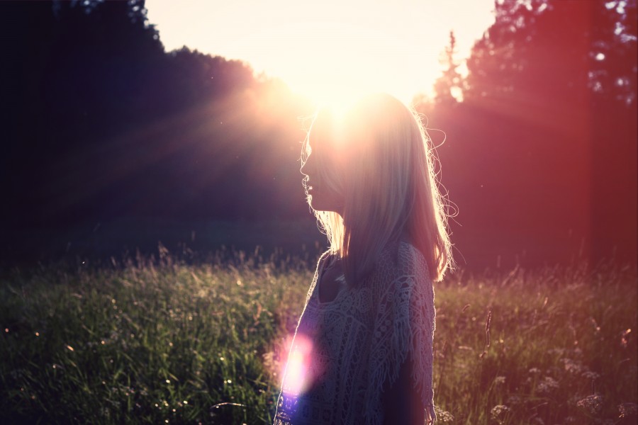 uma pessoa, pessoas, mulher, loira, loira, pôr do sol, jovem, adolescente, paisagem, pôr do sol, pôr do sol, dourado, beleza, natureza, relaxamento, serenidade, cabelo, tranquilidade, viajar, viajar, férias, campo,