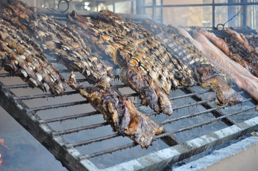 Assado, Grelha, Grelha, Comida Típica, Tradição, Campo, Carne, Costela, Ribs, EmbersCozinhado, Quente, Gordura