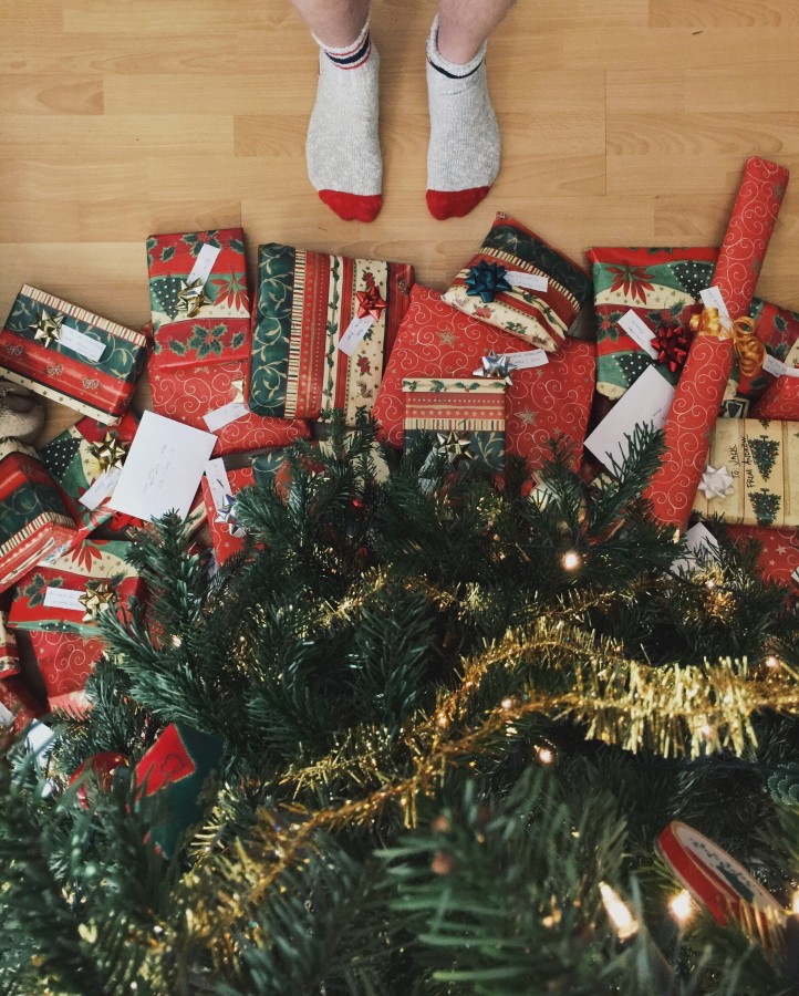 presentes, natal, árvore, natal, criança, olhar, esperando, desejo, tradição, uma pessoa, meias, meias, jovem, infancia,