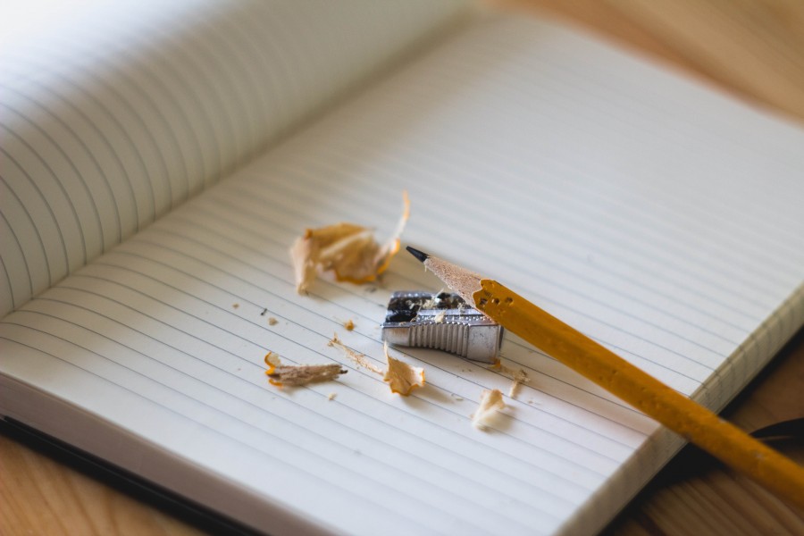 notepad, pencil, tip, apontador, desk, notebook, nobody, blank sheet, escrevendo,