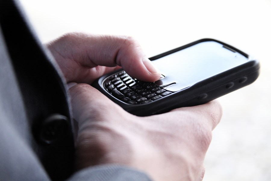 mãos, telefone, célula, mensagem, texto, escrever, executivo, enviar, conectividade, internet, negócio