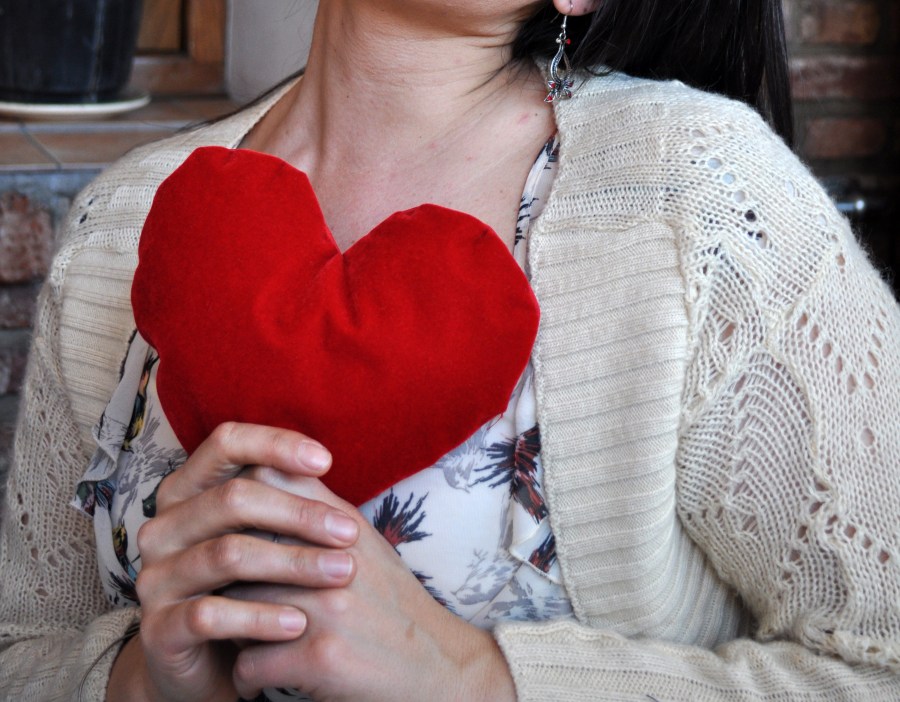 Uma mulher, coração, amor, amor,
