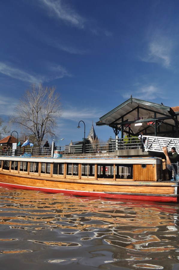Tigre, Buenos Aires, Argentina, Turismo, Cidade, Local Turístico, Rio, barco de passageiros, barco