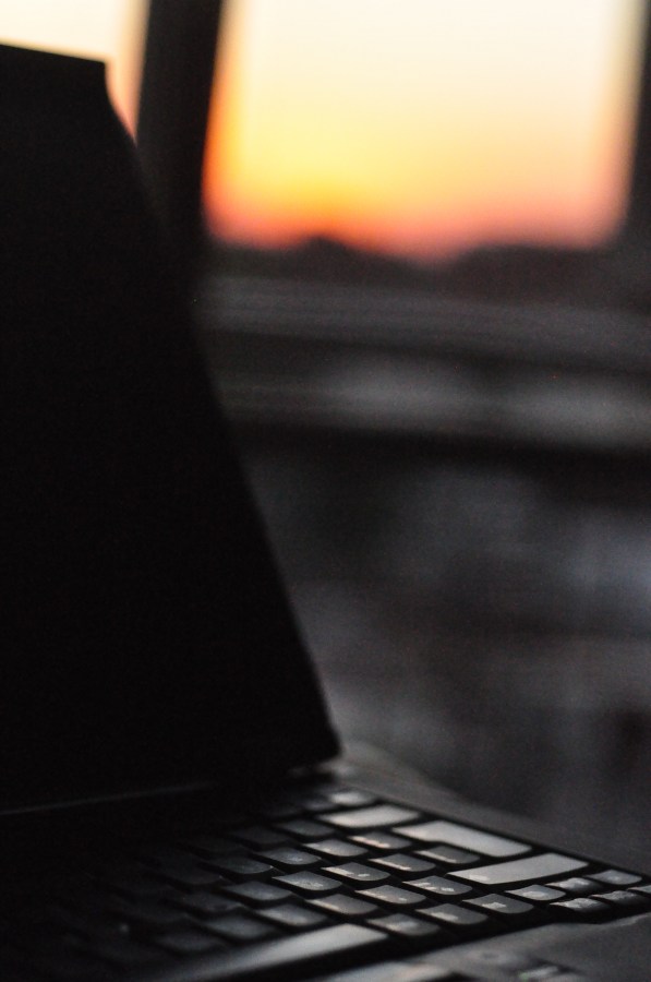 Computador, laptop, laptop, tecnologia, mesa, escritório, pôr do sol, pôr do sol, trabalho,
