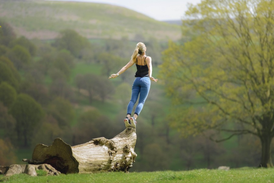 Dança, dançarina, menina, grama, primavera, verão, árvores, vida, fé, queda, sentimento, voar, imagens livres, liberdade, menina verde, verde, salto, salva-vidas, amor, natureza, confiança, floresta,