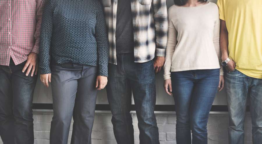 grupo pessoas, pessoas, fila, equipe, trabalho equipe, jovem, jovem, trabalho, adulto, escritório, interior, atividade, misturado, primeiro plano, vista dianteira, casual, relaxe, modernos