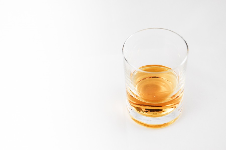 whisky, bebida, fundo branco, coquetel, álcool, alcoólico, scotch,