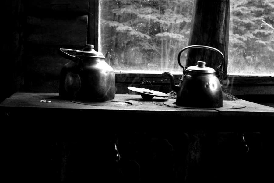 turquia, preto e branco, panela, cozinha, campo, interior, janela, aquecimento, água, ebulição, mate, bebida, argentina, típico, uruguai,