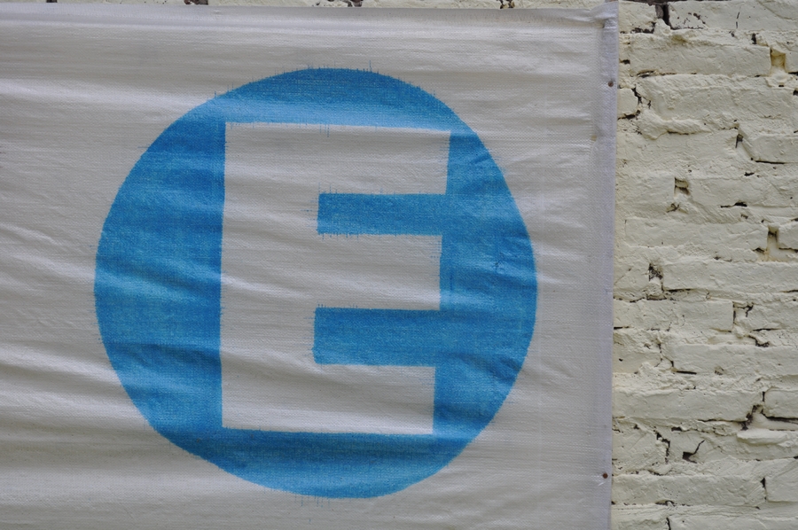 letra, e, fundo, fundo, vista frontal, cartaz, letras, azul, P12062014